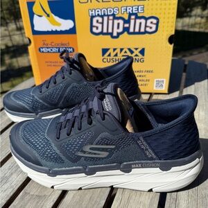 Skechers Navy Slip-in Sneakers Mens size10.5